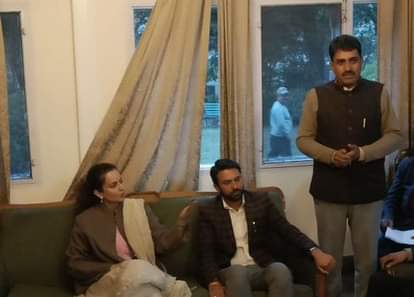 MP Kangana Ranaut met workers in Rampur