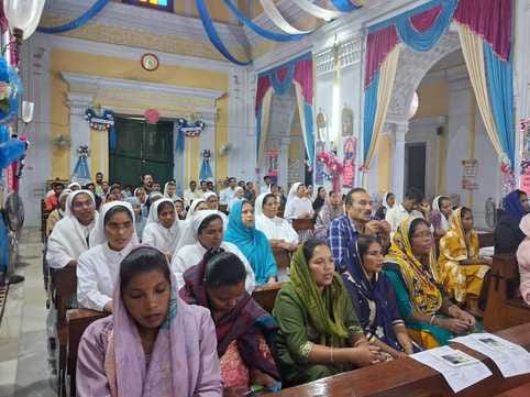 Mother Mary is the epitome of humility, she gives the message of being humble to the devotees.