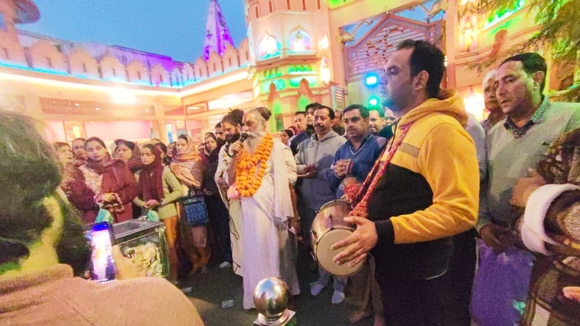 श्रोत संवाद फोटो :- नौशेरा ठाकुरद्वारा  से कार्तिक माह पर पिछले काफी दिनों सुबह निकली जा रही प