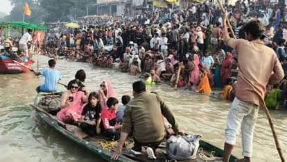 A wave of faith, 10 lakh devotees took a holy dip