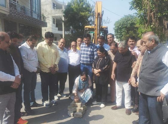 Construction of roads and lanes started in Subhash Nagar at a cost of Rs 85.30 lakh