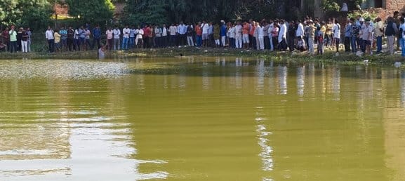 Student who left school to defecate dies after drowning in pond