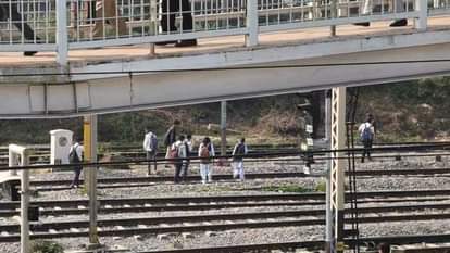 Even on the second day of the accident, passengers continued to cross the railway line, while the RPF-GRP remained mere spectators.