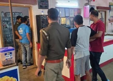 The game of getting long-distance buses and overloaded trucks into the city was operated from Sethi Dhaba.