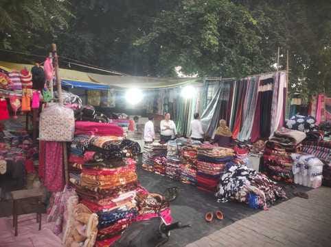 As the temperature dropped by four degrees, the cold increased and people took out their warm clothes
