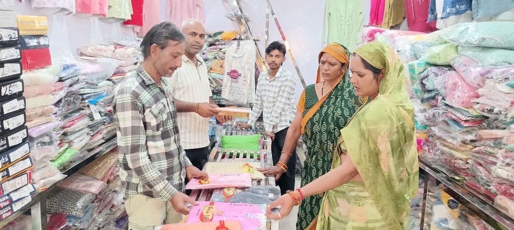 With the onset of winter, demand for warm clothes increased.
