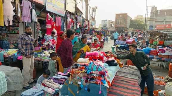 Cold increased in the district: temperature dropped, demand for woolen clothes increased in the market.