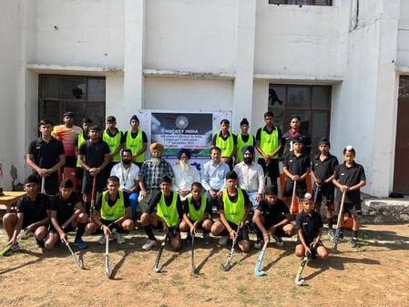 The team of Titans among boys and Dhaakad among girls became the hockey winners.