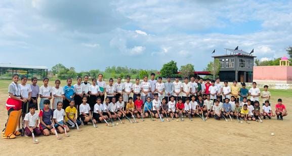 A new light of hockey among the girls of Baropal