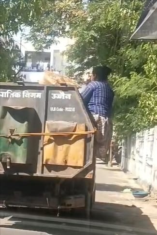 Municipal Corporation not concerned sanitation workers' health, garbage truck video viral, Mayor pay attention
