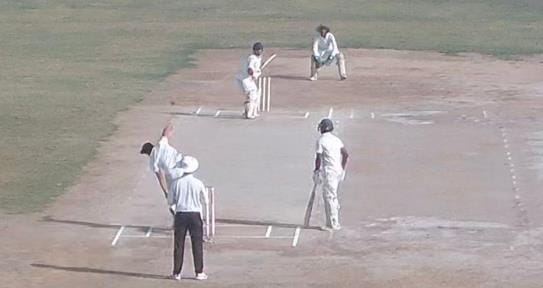 Team F and Team B made it to the finals in the cricket league.