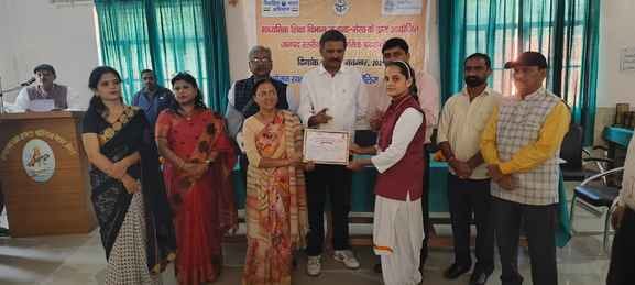 Student Alina Rizvi stood second in the science exhibition