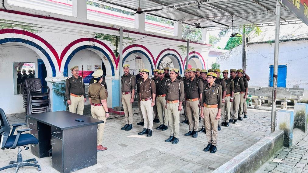 On the completion of 150 years of Vande Mataram, the national anthem resonated at 26 police stations.