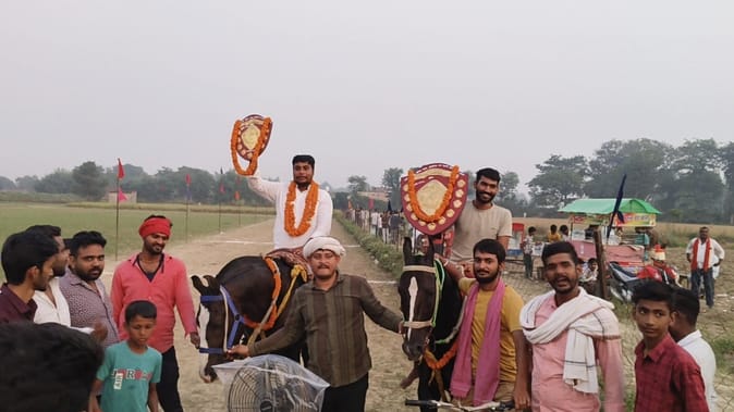 Dayaram of Mau, Vishal and Ruby's horse from Kushinagar came first.