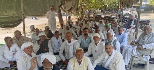 Farmers came out against the policies of the government