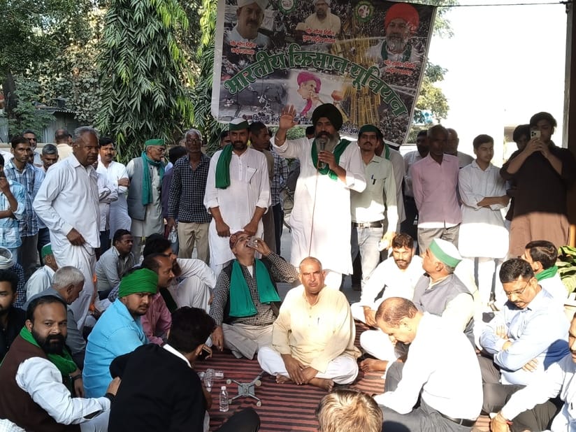 Talks between farmers and saffron mill management remained inconclusive.