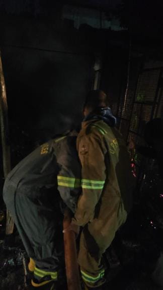 Fire breaks out in fruit shop