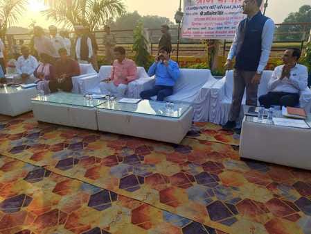 The commissioner held a meeting in Babhani and listened to the problems.