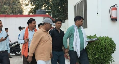 The anti-corruption team caught the police inspector red-handed while accepting a bribe of Rs 20,000.