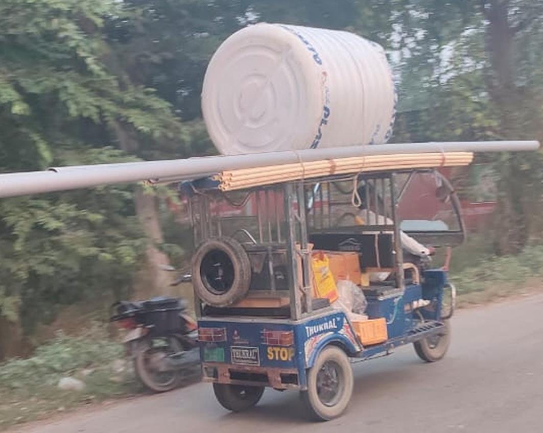 No passengers, goods are being transported by e-rickshaw