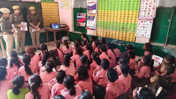 Women police became teachers in Mission Shakti campaign