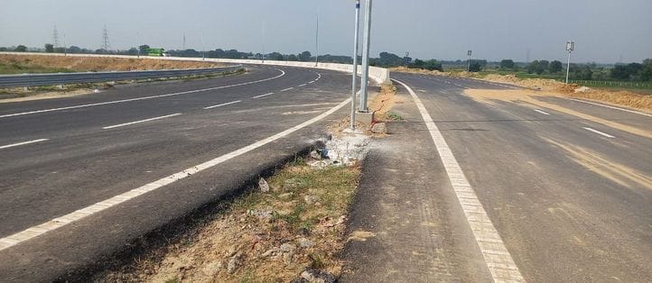 Nine bike riders injured after colliding with dead cattle on Ganga Expressway