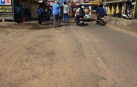 The dilapidated roads are causing injuries, the responsible people are increasing the pain