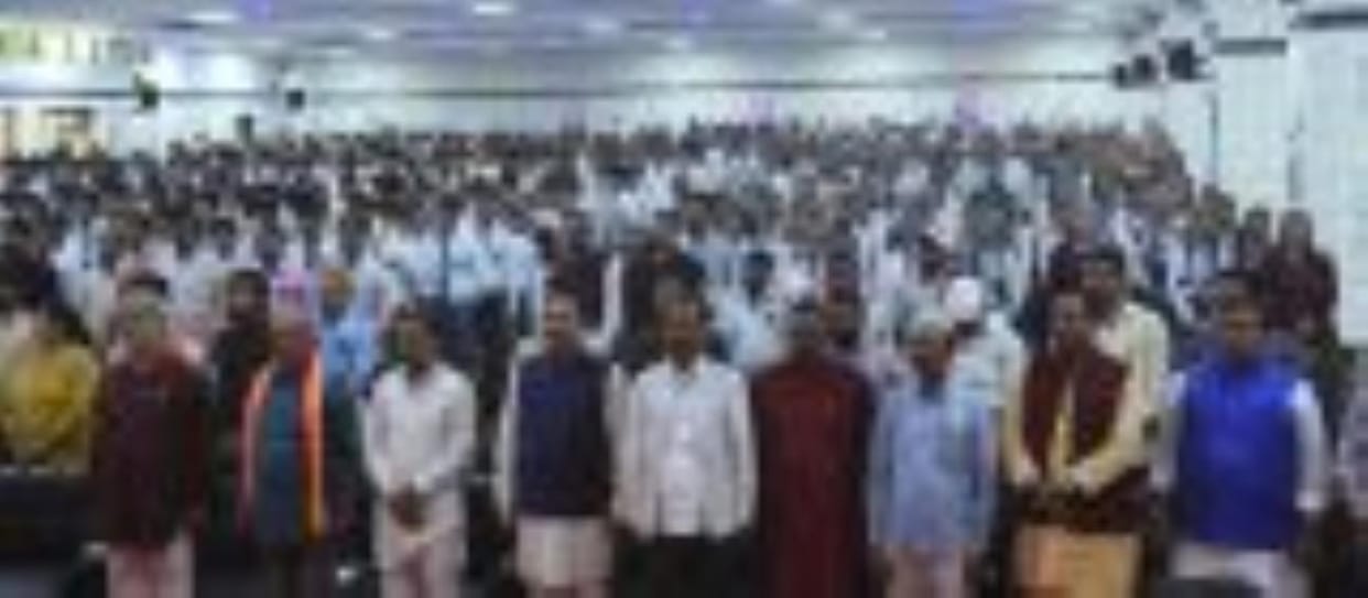 Mass singing of the national anthem on the anniversary