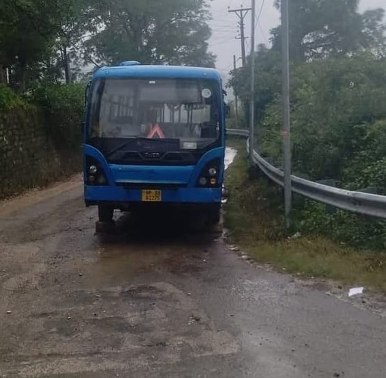 HRTC buses cause trouble in Sundernagar, engines of 13 buses stalled