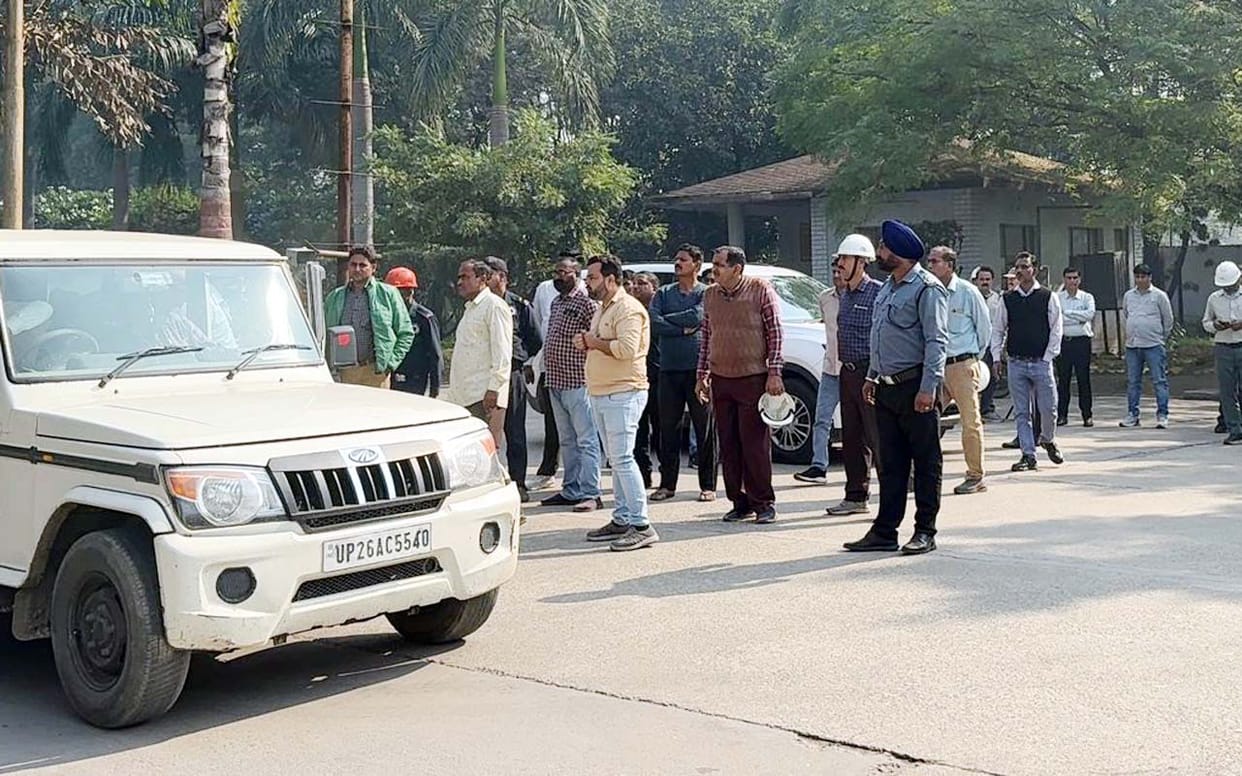 Senior General Manager (Production) of Bajaj Sugar Mills attacked with sharp-edged weapon, seriously injured