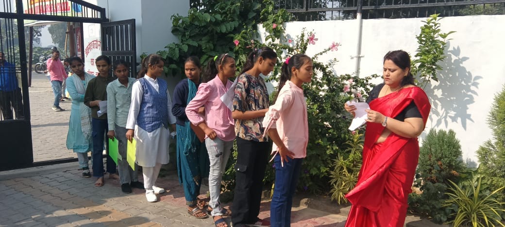 50 candidates appeared in the Atul Maheshwari Scholarship Examination.