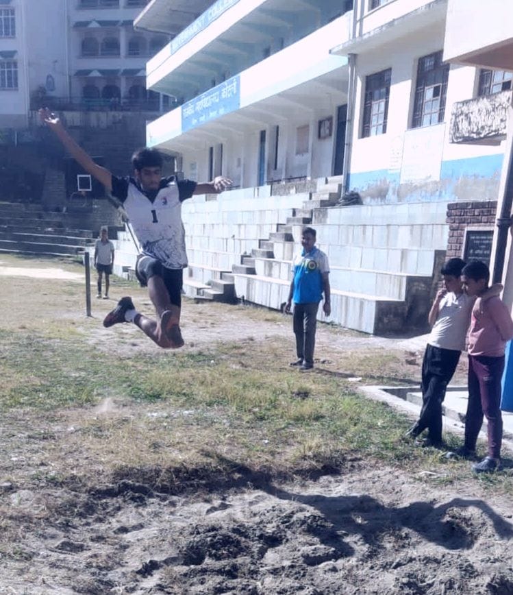 Jitendra and Anjumita top the 100m race