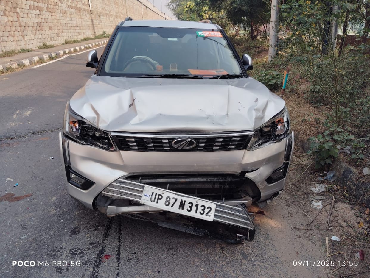 Five vehicles collided with the convoy of the Tourism Minister.