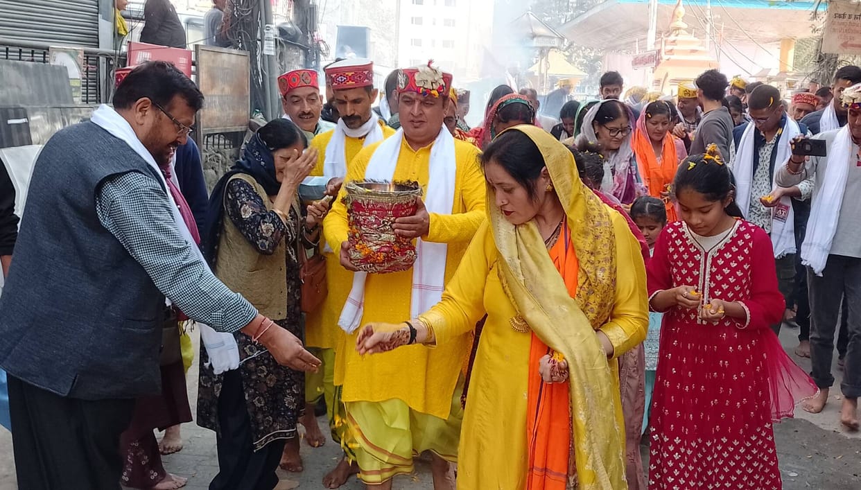 The devotees danced to the sound of my temple's lights...