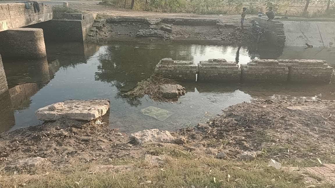 Villagers are angry over the non-construction of the ghat.