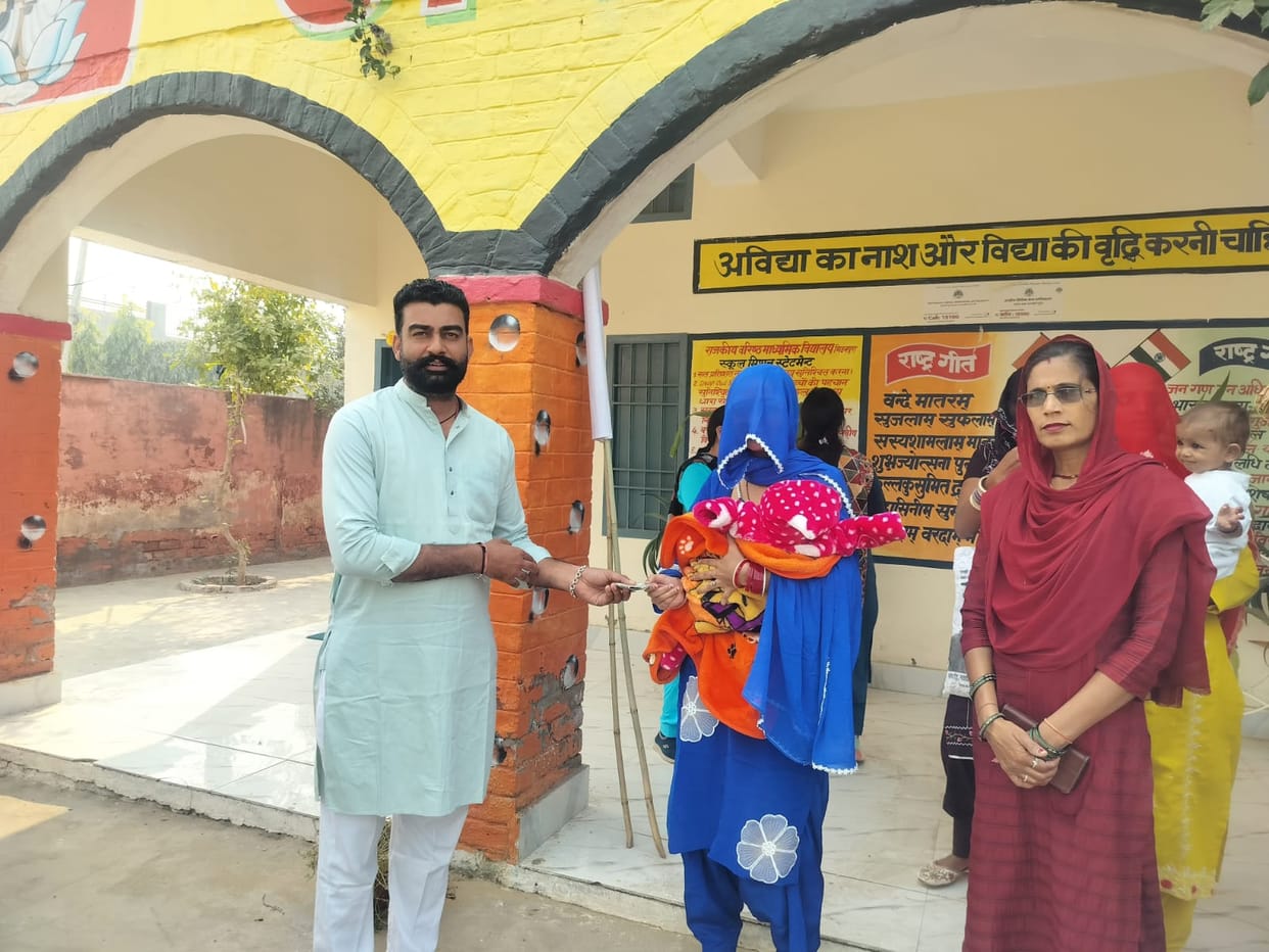 1,100 rupees will be given for the birth of every daughter