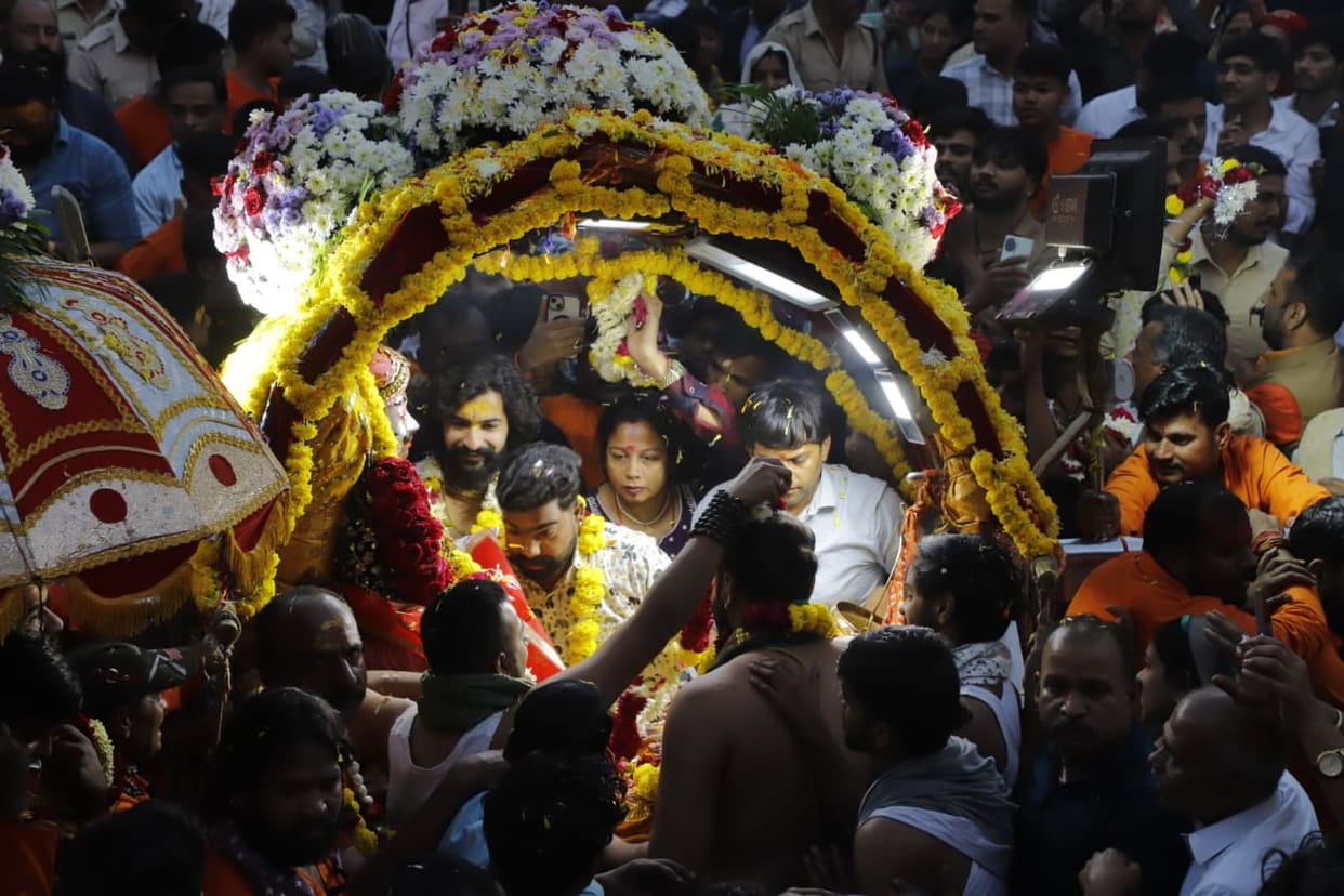 Ujjain News: Mahakal’s grand procession held on first Monday of Agahan month, devotees gathered for darshan