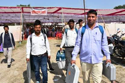 अंता विधानसभा उपचुनाव 2025 के लिए मतदान दल प्रशिक्षण के बाद मतदान केंद्रों के लिए रवाना हुए।