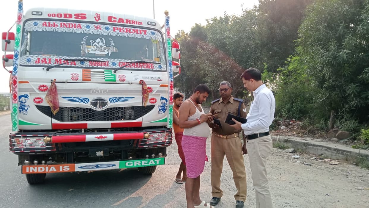 Passengers being carried by freight vehicles, no action is being taken even after accidents
