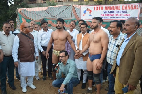 Jammu's Sanjay Pehlwan emerged victorious at the annual Chhinj fair in Barwal.