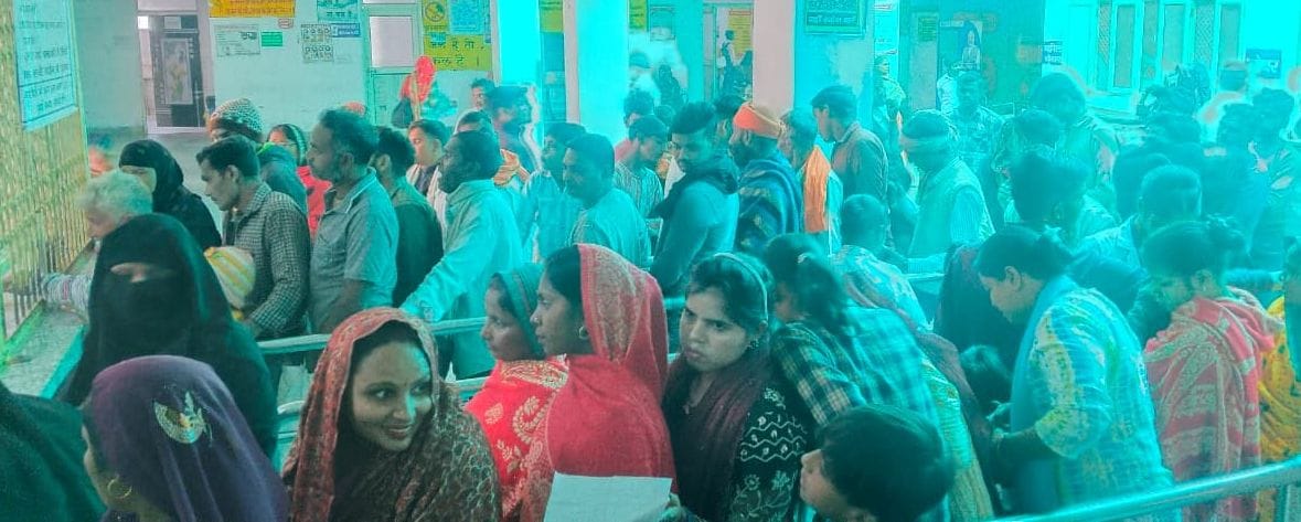 -The drop in temperature has increased the cold, and respiratory patients are lining up, with children also affected.