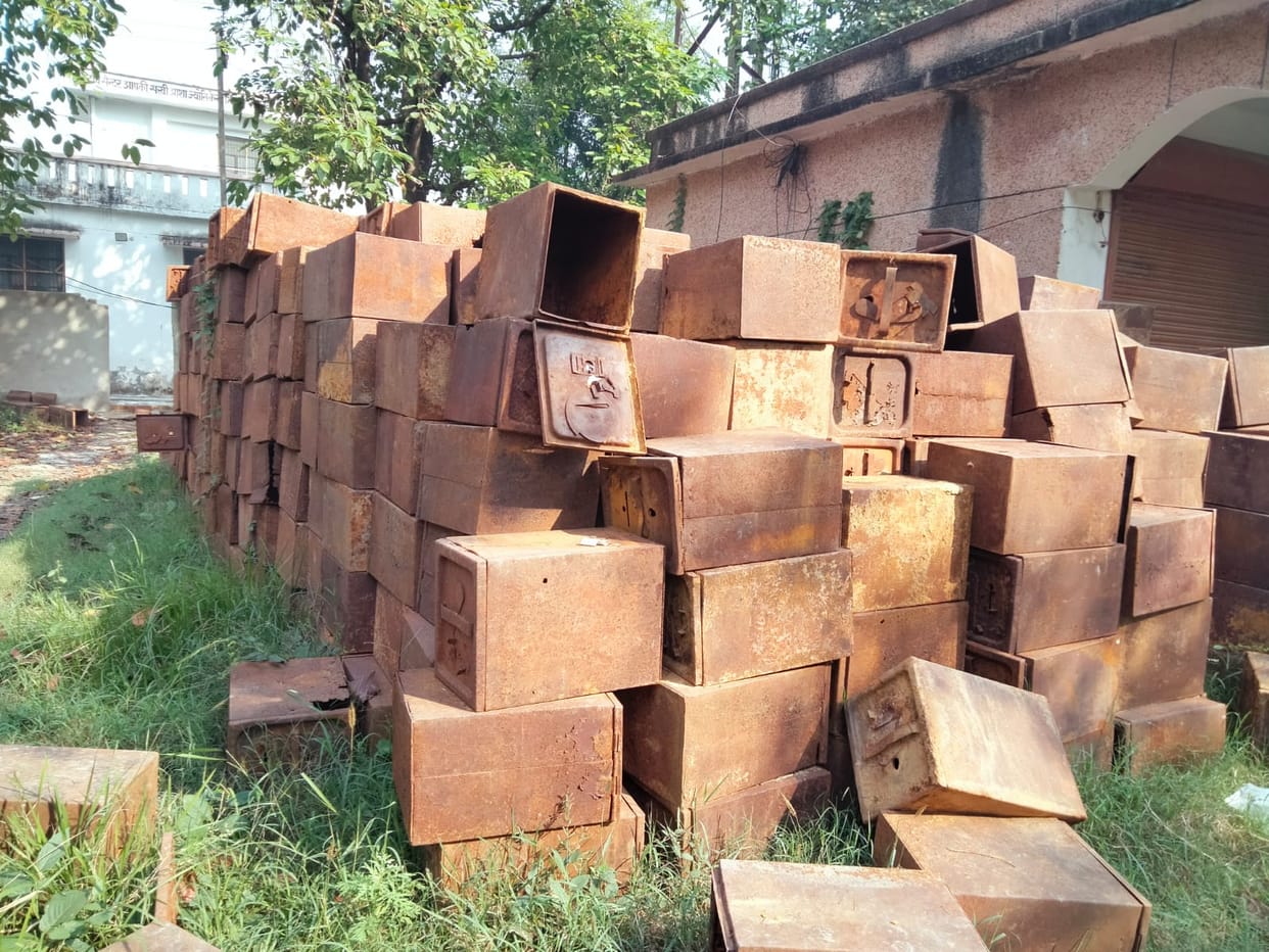 1335 old ballot boxes are not getting buyers