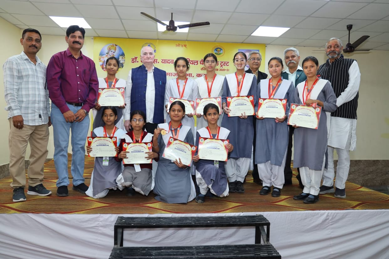 Scholarships distributed to students on Dr. JS Yadav's birth anniversary