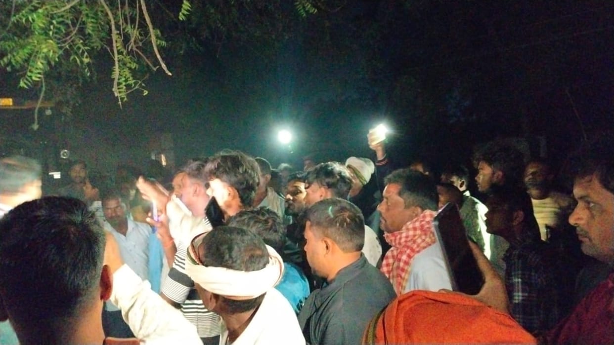 Teenager crushed to death by tractor-trolley loaded with soil; villagers block road