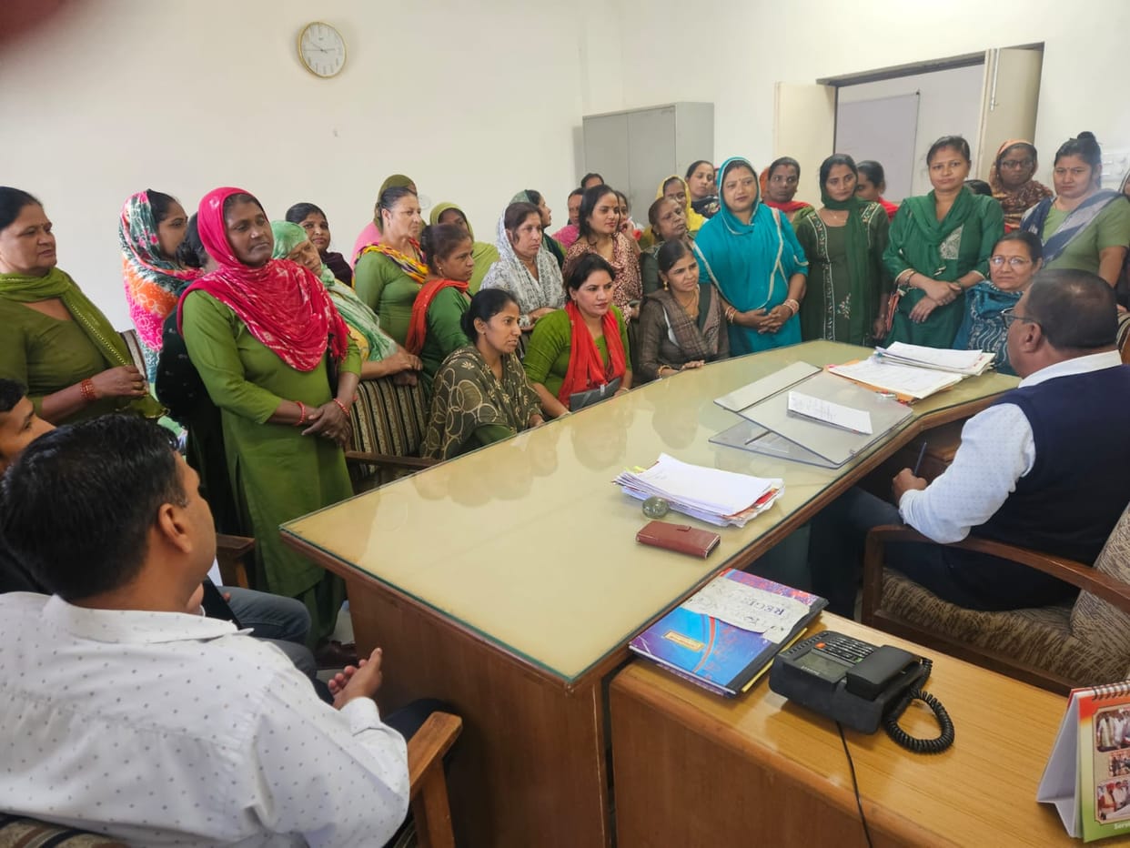 Demonstration held to demand pending honorarium