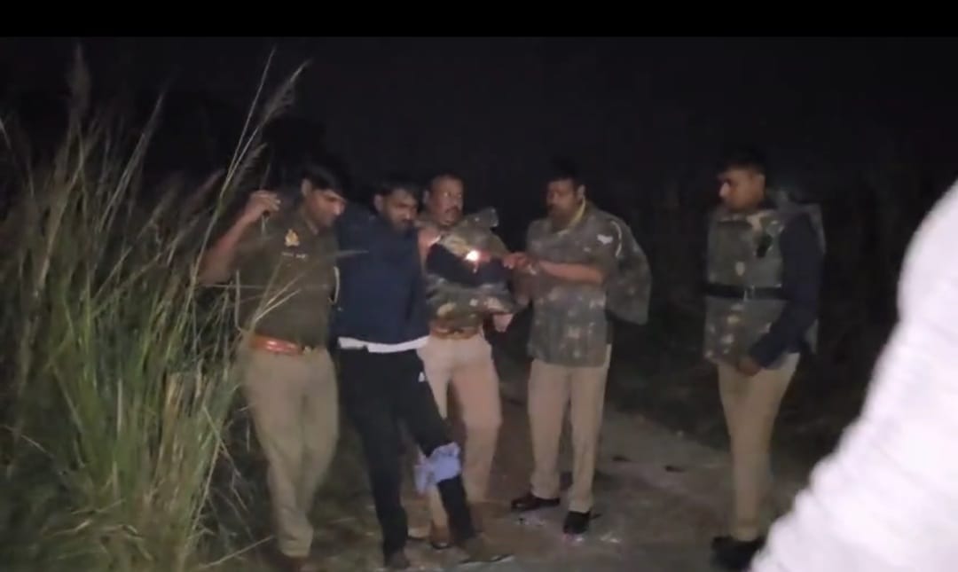 The accused injured in the encounter said that the lover's husband had got the history-sheeter murdered.