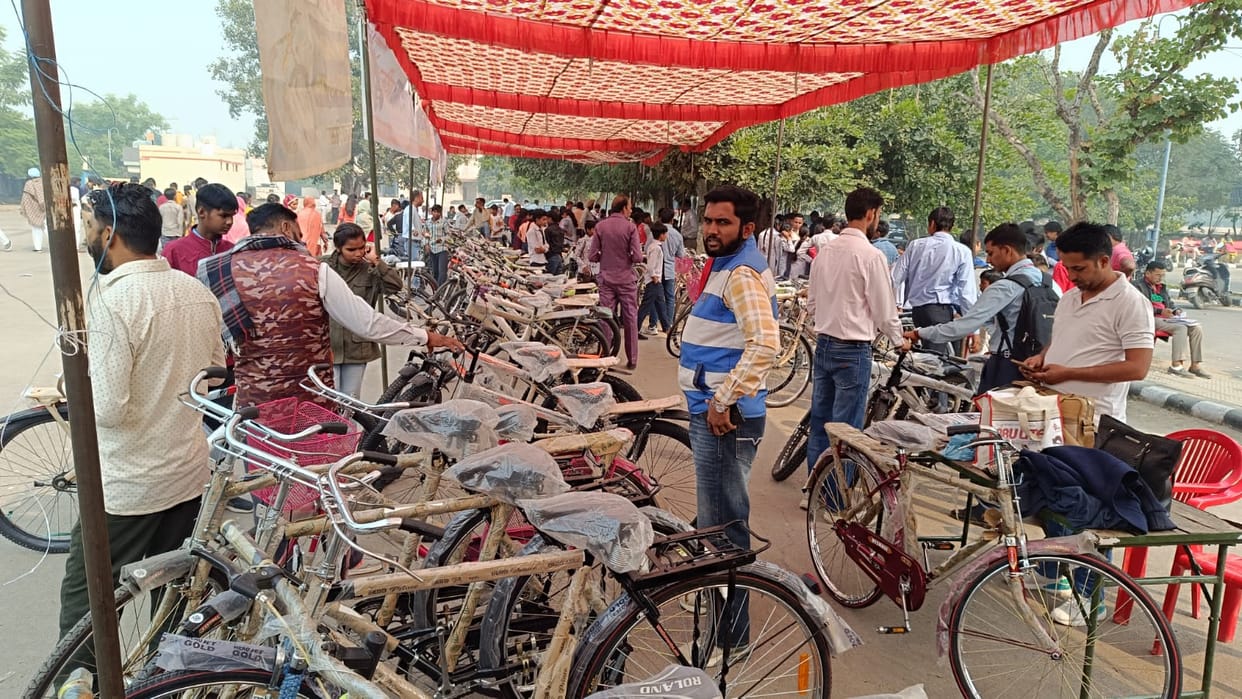 The path to knowledge will become easier... 1,408 students chose bicycles
