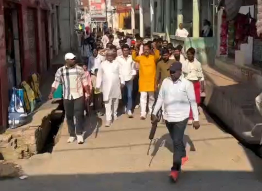 Case filed against 35 people including state president of Hindu Raksha Dal for displaying weapons in procession