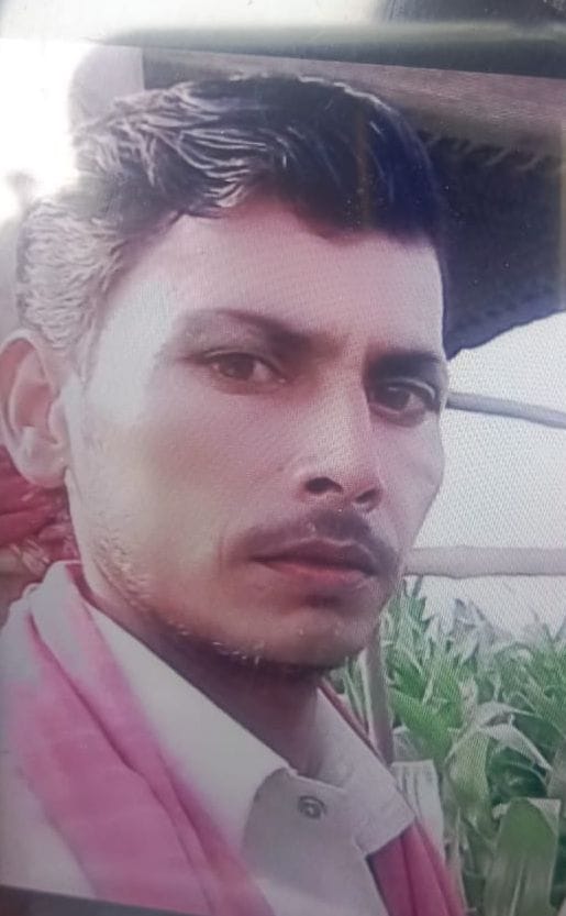 A young man's bike collided with a buggy while he was going to a party and died.