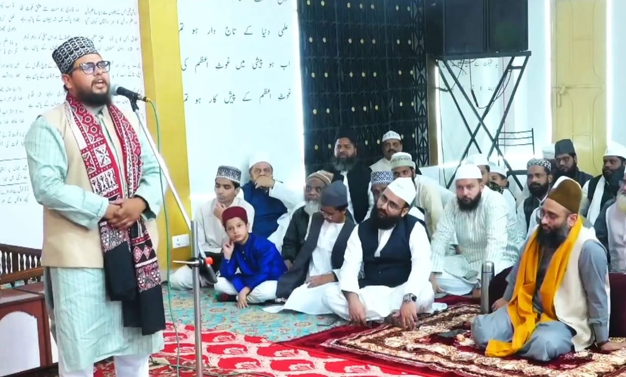 On the second day of Urs-e-Qadri, gatherings were held at the dargah and relics were visited.